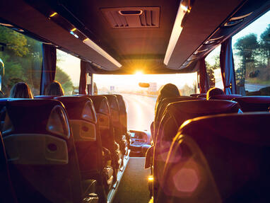 Bus Busreise Abend Sonnenuntergang Reiseverkehr Fotolia 140696138 Subscription Monthly M